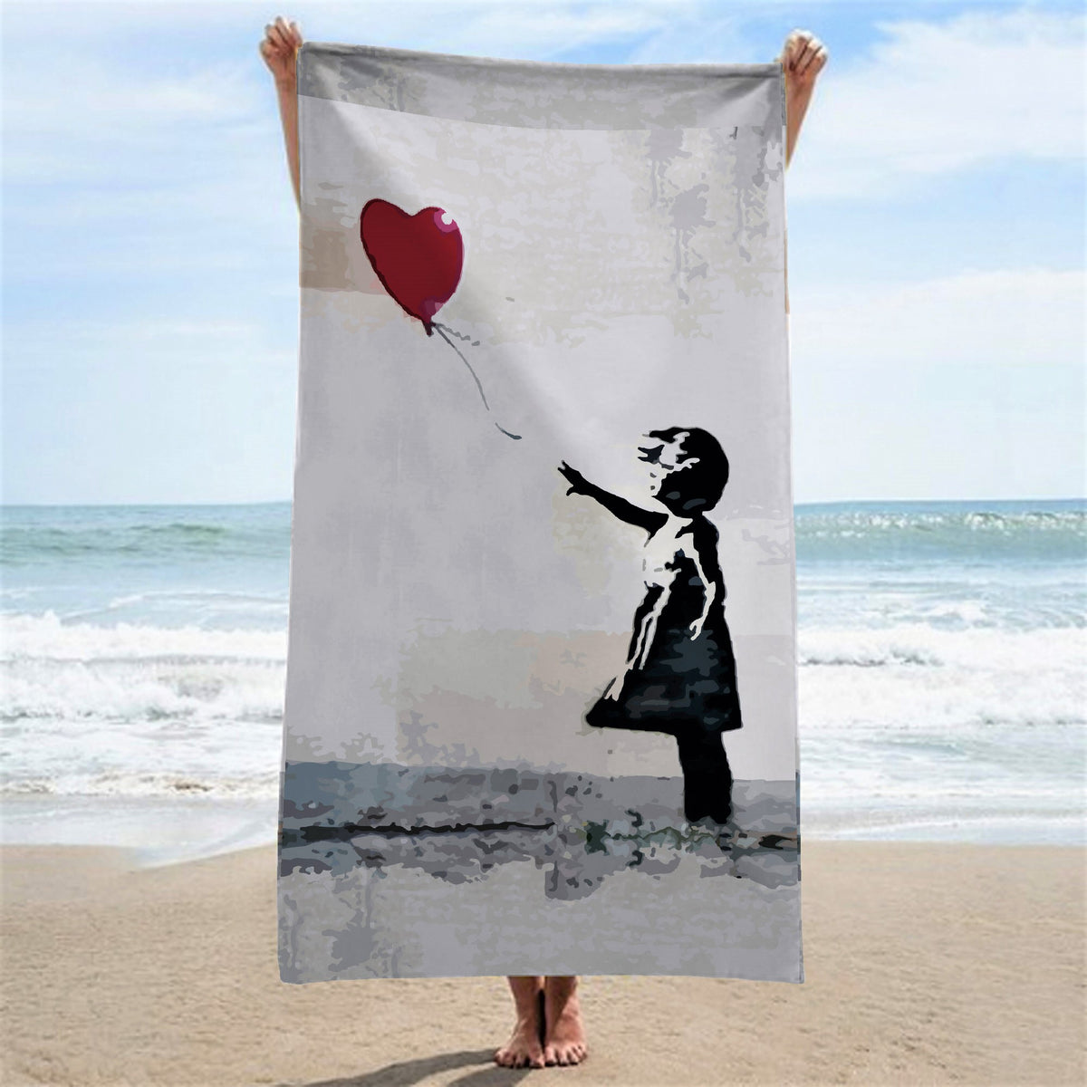 Beach towel - Urban / Street Art - Girl with heart